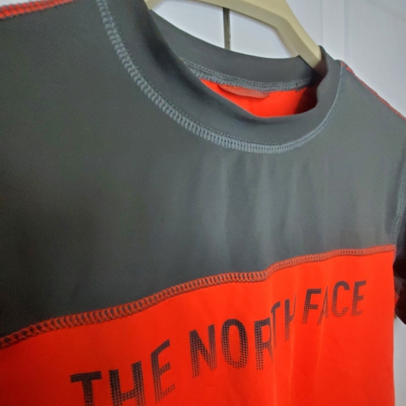 The North Face Athletic T-Shirt, Boys, Size M (10/12) - Picture 4 of 8